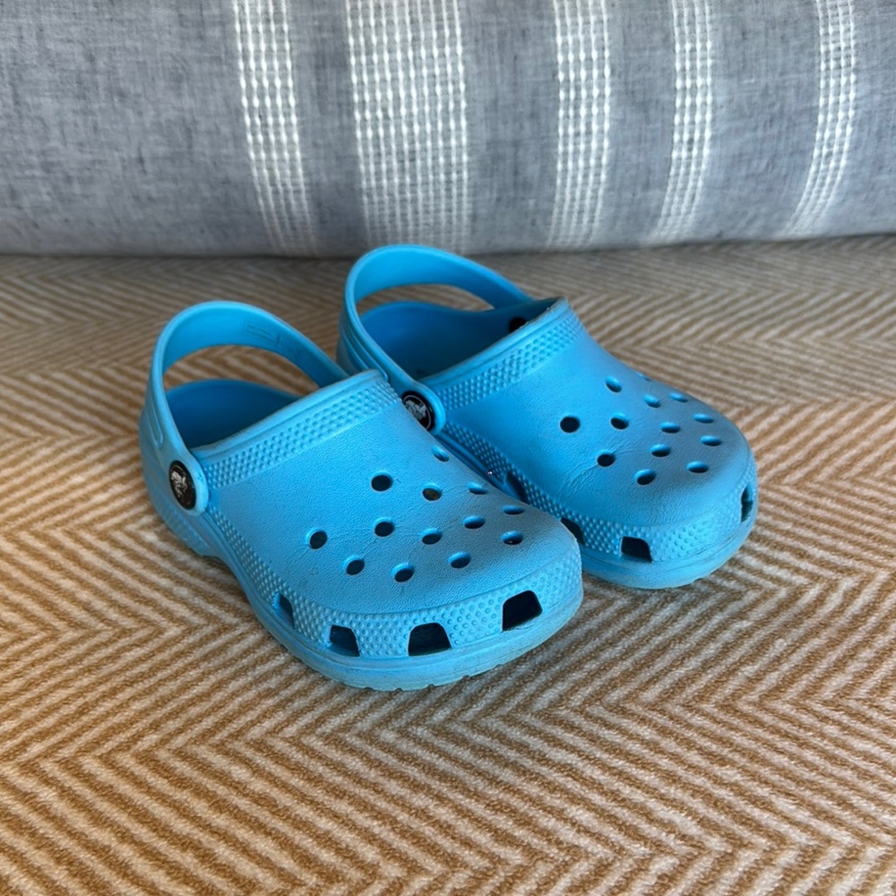 CROCS | Kids Lightweight Blue Clog Sandals